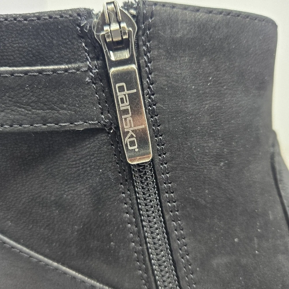 Dansko Women's Finnley Ankle Boot Size 38=7.5 To 8 Black Burnish Nubuck Leather